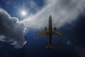 不踩边线：对划线人的尊重？，不踩白线就得死什么意思